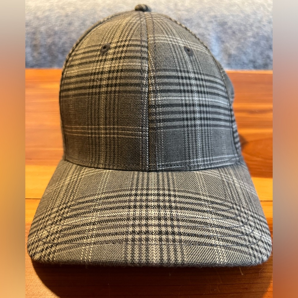 Free Authority Plaid cap/hat - Fitted size S/M